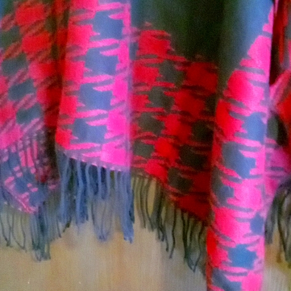 Accessory Street Womens Black and Red Plaid Shawl Wrap Warm Holidays Christmas - Picture 7 of 9